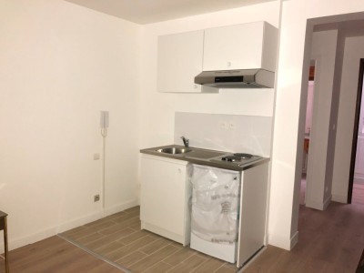 STUDIO A LOUER - CHAUMES EN BRIE - 21 m2 - 425 € charges comprises par mois