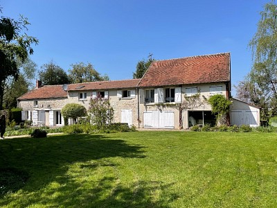 MAISON - JOUY LE CHATEL - 250 m2 - VENDU
