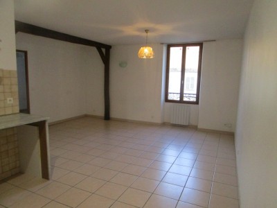 APPARTEMENT T3 A LOUER - GUIGNES - 51,77 m2 - 755 € charges comprises par mois