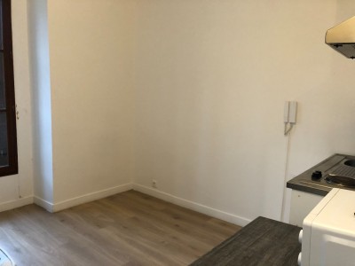 STUDIO A LOUER - CHAUMES EN BRIE - 17 m2 - 425 € charges comprises par mois
