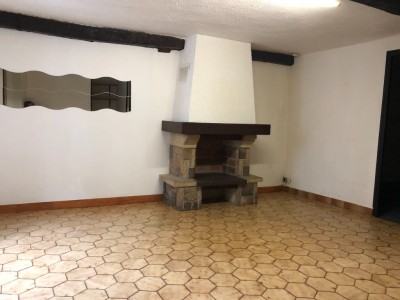 APPARTEMENT T2 A LOUER - CHAUMES EN BRIE - 40 m2 - 645 € charges comprises par mois