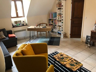 APPARTEMENT T1 A LOUER - ROZAY EN BRIE centre ville - 33.6 m2 - 530 € charges comprises par mois