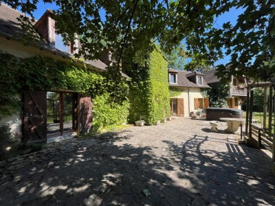 MAISON A VENDRE - BANNOST VILLEGAGNON - 330 m2 - 550000€