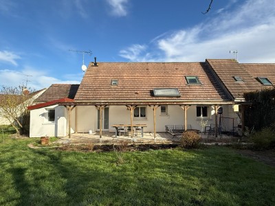 maison traditionnelle A VENDRE - ROZAY EN BRIE - 125 m2 - 279�000�&euro;
