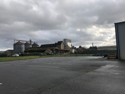 ENTREPOT A LOUER - REBAIS - 536 m2 - 3�200�&euro; HC et HT par mois