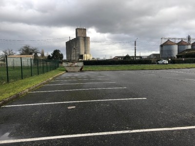 ENTREPOT A LOUER - REBAIS - 536 m2 - 3�200�&euro; HC et HT par mois