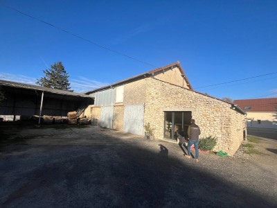 B�timents A VENDRE - JOUY LE CHATEL - 300 m2 - 350�000�&euro;