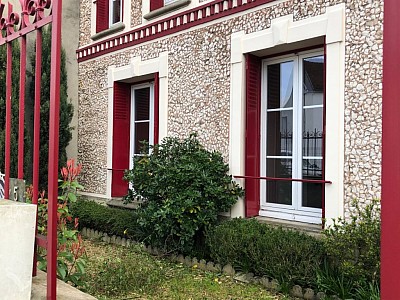 LOCAL COMMERCIAL A LOUER - LA FERTE GAUCHER CENTRE VILLE - 56.98 m2 - 630 € HC par mois
