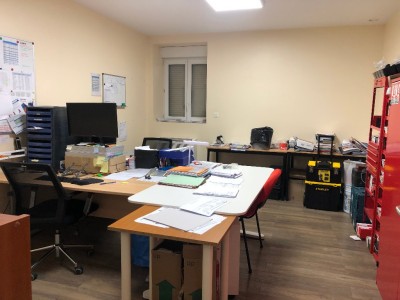 LOCAL D ACTIVITE A LOUER - AMILLIS - 561 m2 - 3 700 € HC et HT par mois