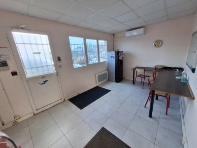LOCAL D ACTIVITE A LOUER - ROZAY EN BRIE - 271.6 m2 - 1413€ HC et HT par mois