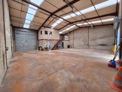 LOCAL D ACTIVITE A LOUER - ROZAY EN BRIE - 271.6 m2 - 1413€ HC et HT par mois