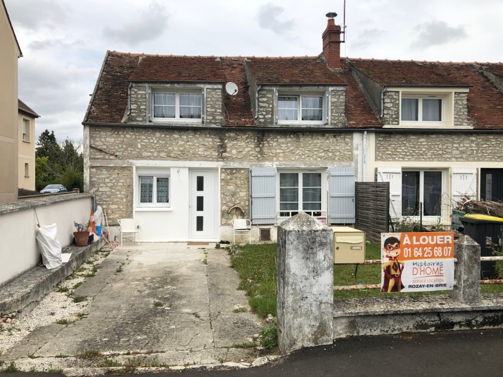 MAISON A LOUER - CHENOISE - 62 m2 - 875 &euro; charges comprises par mois