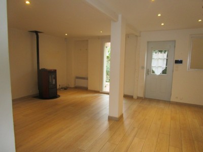 MAISON A LOUER - COURPALAY - 109.06 m2 - 1 280 € charges comprises par mois