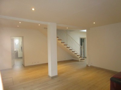 MAISON A LOUER - COURPALAY - 109.06 m2 - 1 280 € charges comprises par mois
