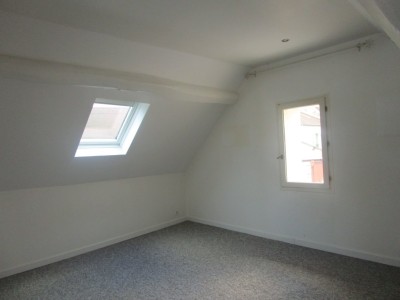 MAISON A LOUER - COURPALAY - 109.06 m2 - 1 280 € charges comprises par mois