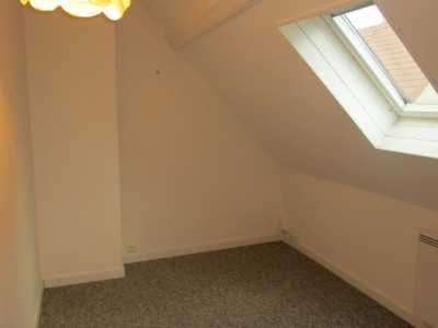 MAISON A LOUER - COURPALAY - 109.06 m2 - 1 280 € charges comprises par mois