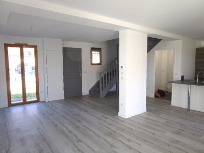 MAISON A LOUER - LA FERTE GAUCHER - 89.85 m2 - 860 € charges comprises par mois