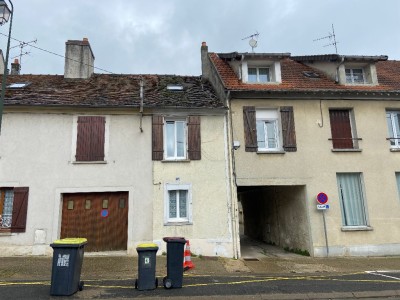 Maison de ville A LOUER - MELUN - 90.68 m2 - 890�&euro; charges comprises par mois