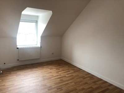 Maison de ville A LOUER - MELUN - 90.68 m2 - 890�&euro; charges comprises par mois