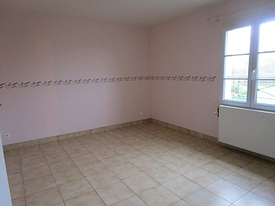 MAISON A LOUER - MORMANT - 178.64 m2 - 1 300 € charges comprises par mois