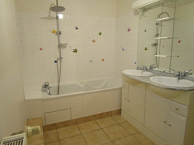 MAISON A LOUER - MORMANT - 178.64 m2 - 1 300 € charges comprises par mois