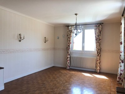 MAISON A LOUER - ST BRICE - 88.82 m2 - 980€ charges comprises par mois