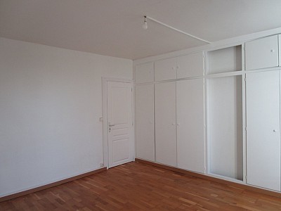 Maison de ville A LOUER - VILLENEUVE LE COMTE CENTRE VILLE - 69.78 m2 - 938€ charges comprises par mois