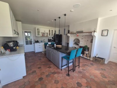 MAISON A VENDRE - BANNOST VILLEGAGNON - 231.9 m2 - 499900€