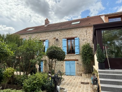 Maison Briarde Rurale A VENDRE - BERNAY VILBERT Centre du village - 200 m2 - 480�000�&euro;