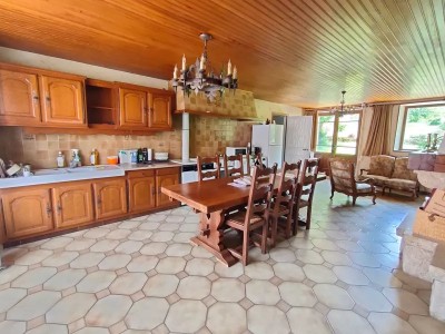 MAISON A VENDRE - BERNAY VILBERT - 197 m2 - 376000€