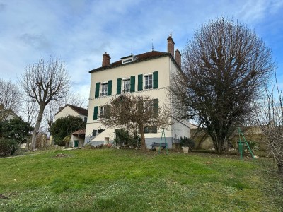 MAISON A VENDRE - JOUY SUR MORIN - 214 m2 - 468000€