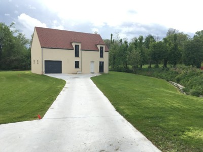 maison traditionnelle A VENDRE - FONTENAY TRESIGNY - 130 m2 - 470000 €