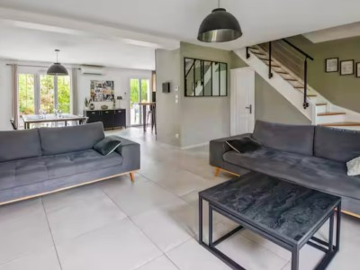 MAISON TRADITIONNELLE A VENDRE - LE PLESSIS FEU AUSSOUX - 158 m2 - 399000€