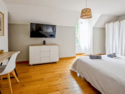 MAISON TRADITIONNELLE A VENDRE - LE PLESSIS FEU AUSSOUX - 158 m2 - 399000€