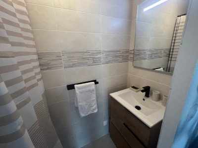 Maison 4 chambres (107 m�) Le Plessis-Feu-Aussoux, terrain 579 m�, lumineuse, RDC chambre, PAC air/eau, 4 parkings, terrasse sud, fibre.