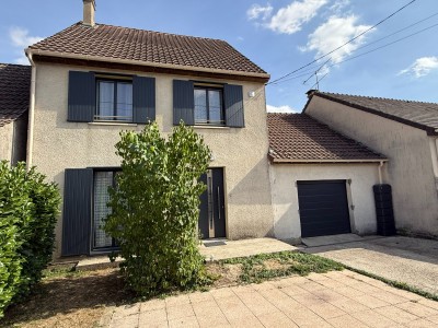 Maison Traditionnelle A VENDRE - LE PLESSIS FEU AUSSOUX - 122 m2 - 243 000 €