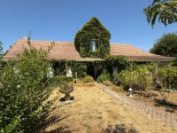 Maison indépendante A VENDRE - MARLES EN BRIE Centre du village - 207 m2 - 416 000 €