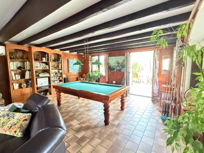 Maison indépendante A VENDRE - MARLES EN BRIE Centre du village - 207 m2 - 416 000 €