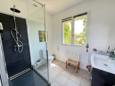 Maison indépendante A VENDRE - MARLES EN BRIE Centre du village - 207 m2 - 416 000 €