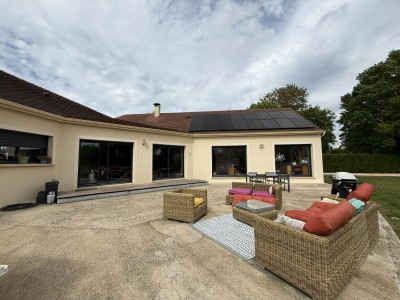 Maison PLAIN PIED traditionnelle de 2014 A VENDRE - ROZAY EN BRIE - 190 m2 - 550 000 €