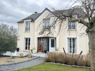 MAISON TRADITIONNELLE A VENDRE - ROZAY EN BRIE - 150 m2 - 429 000 €