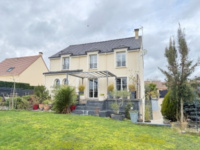 MAISON TRADITIONNELLE A VENDRE - ROZAY EN BRIE - 150 m2 - 429 000 €
