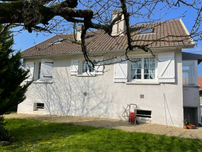 Maison , 2 chambres + bureau , garage, jardin A VENDRE - ROZAY EN BRIE - 90 m2 - 238 000 €