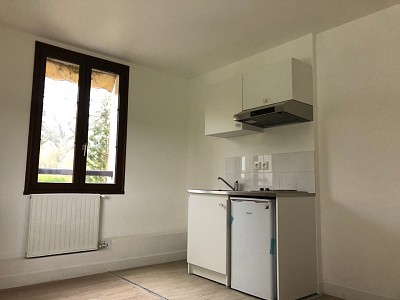 STUDIO A LOUER - CHAUMES EN BRIE - 22 m2 - 425 € charges comprises par mois