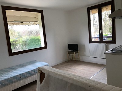 STUDIO A LOUER - CHAUMES EN BRIE - 22 m2 - 425 € charges comprises par mois