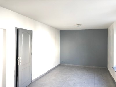 STUDIO A LOUER - FONTENAY TRESIGNY - 23.41 m2 - 470€ charges comprises par mois