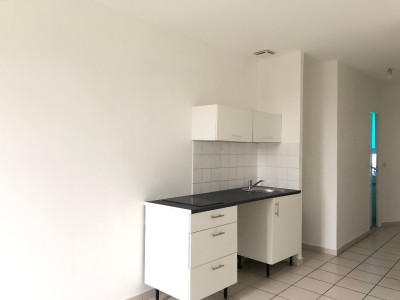 STUDIO A LOUER - ROZAY EN BRIE - 18.44 m2 - 350 &euro; charges comprises par mois