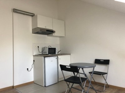 APPARTEMENT T2 A LOUER - CHAUMES EN BRIE - 28 m2 - 550 € charges comprises par mois
