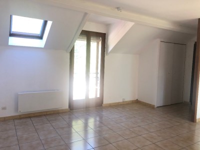 APPARTEMENT T2 A LOUER - GUIGNES - 41.38 m2 - 645€ charges comprises par mois