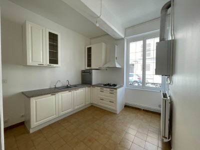 Appartement F2 + courette A VENDRE - ROZAY EN BRIE - 38.9 m2 - 154000 €